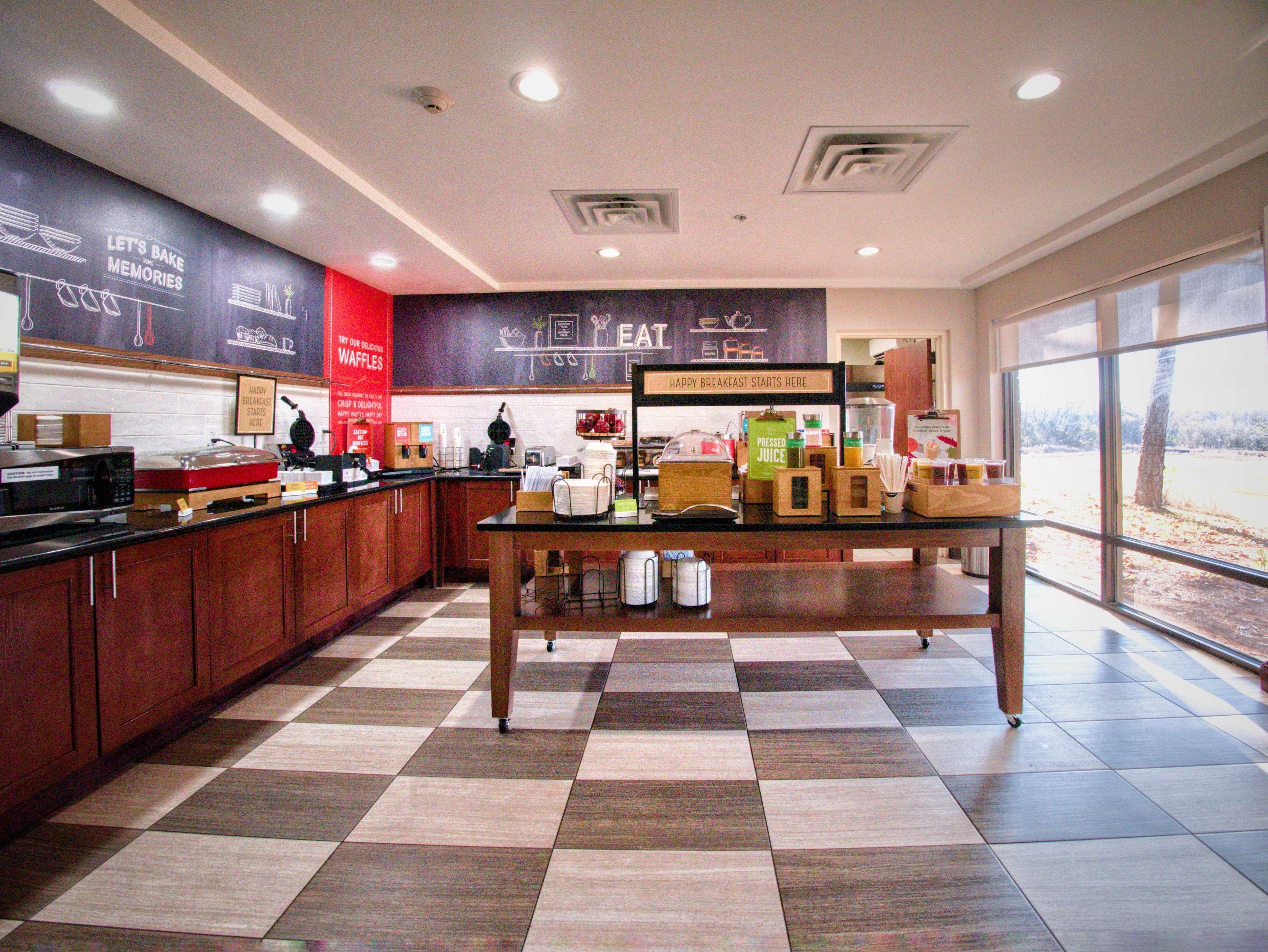 Hampton Inn Едмънд Екстериор снимка