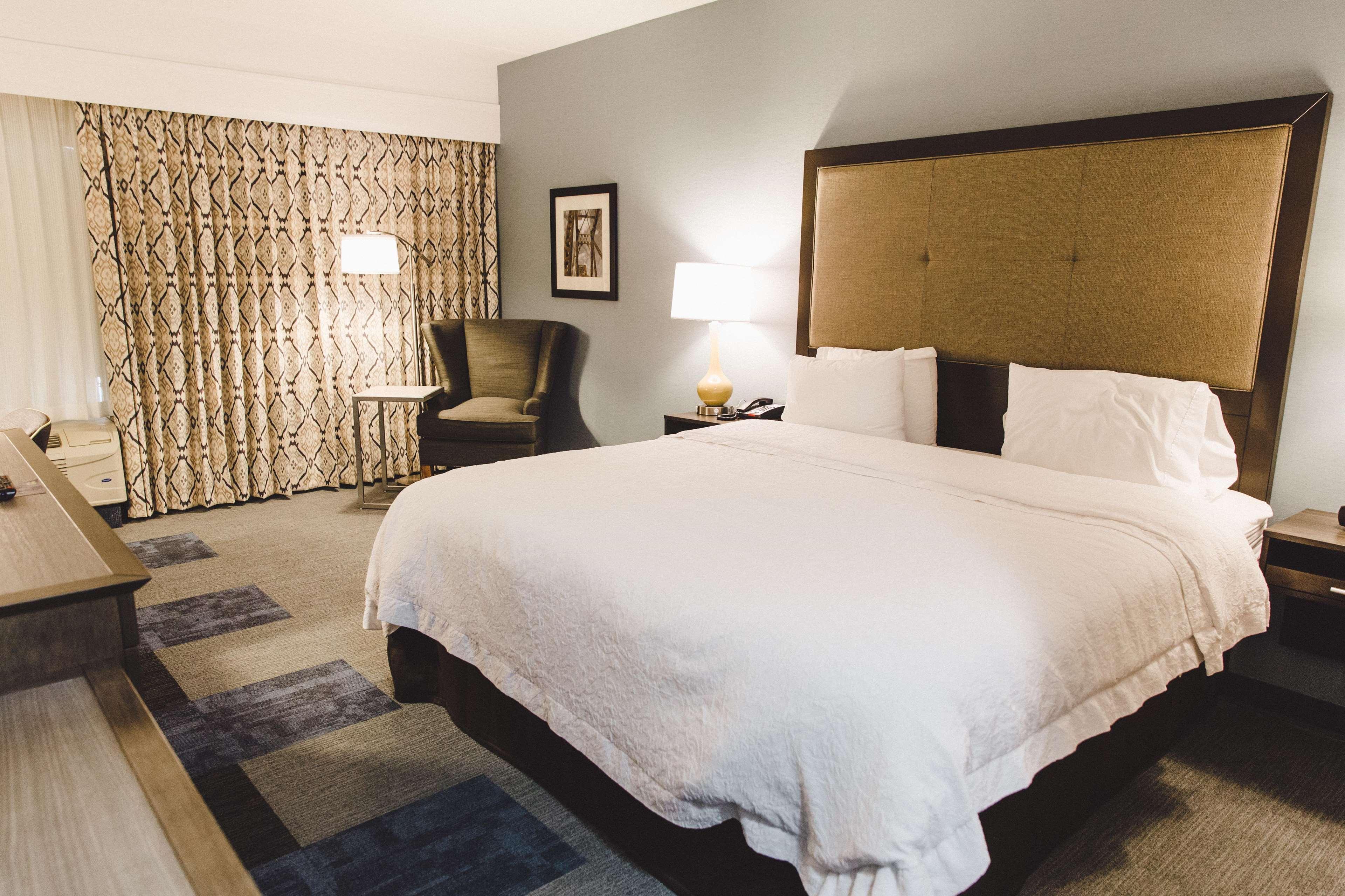Hampton Inn Едмънд Екстериор снимка