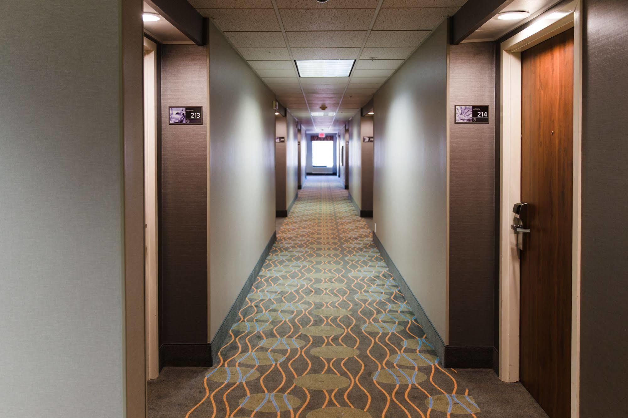 Hampton Inn Едмънд Екстериор снимка
